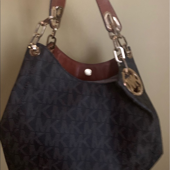 Michael Kors purse - Picture 1 of 3